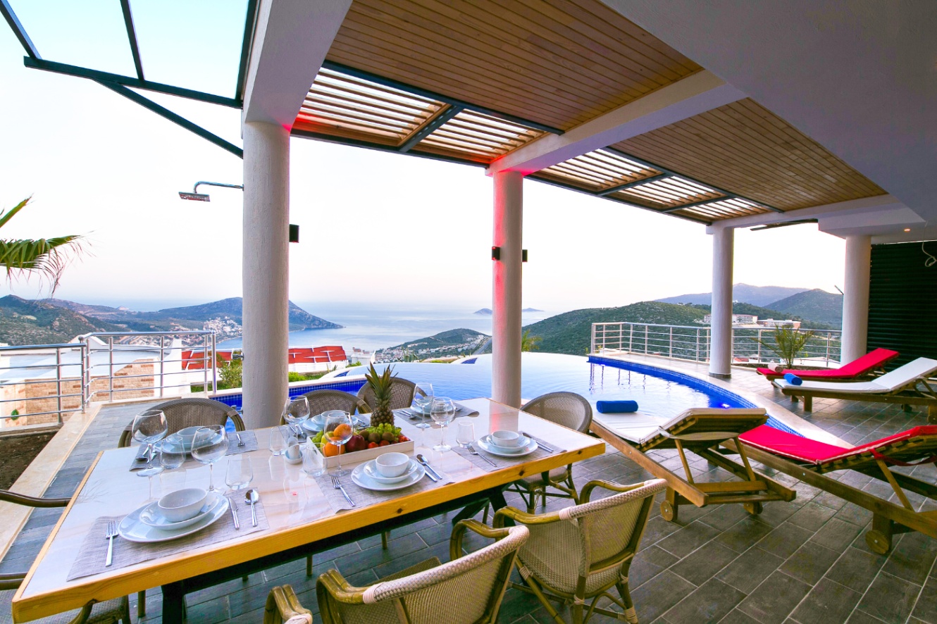 Villa Stone & Heart 3