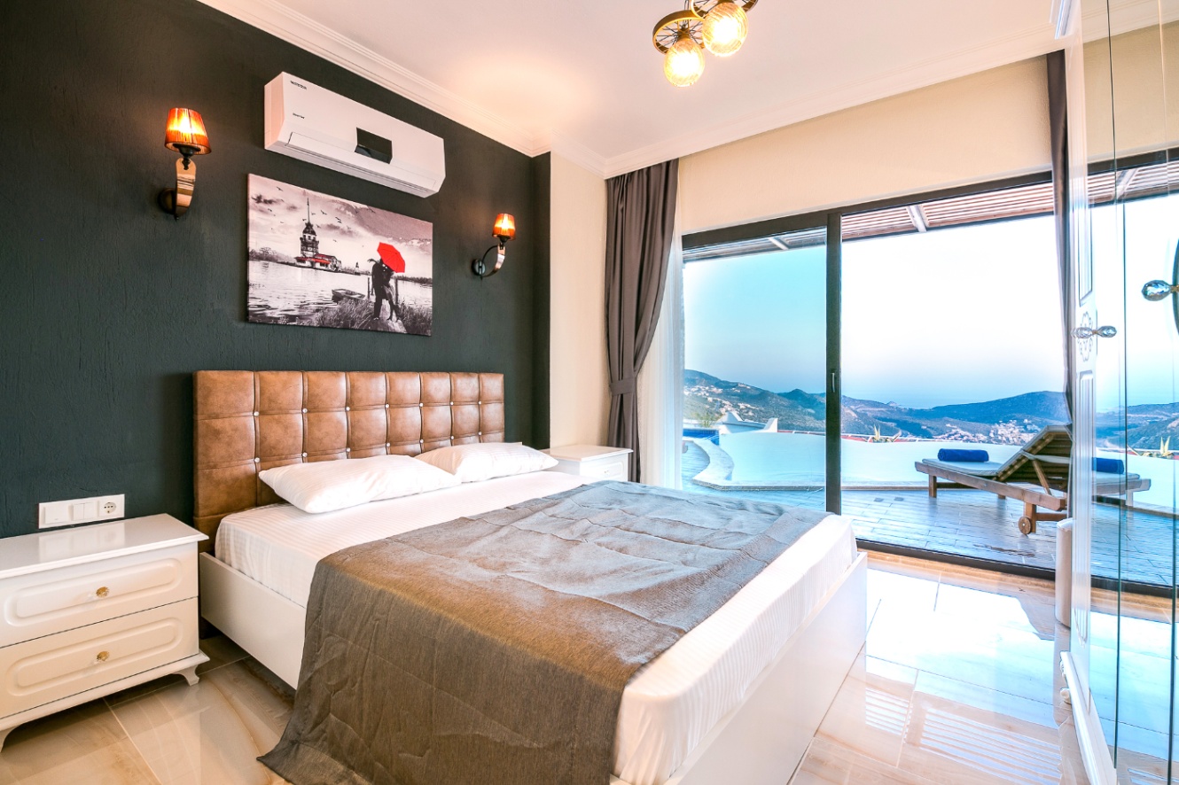 Villa Stone & Heart 5