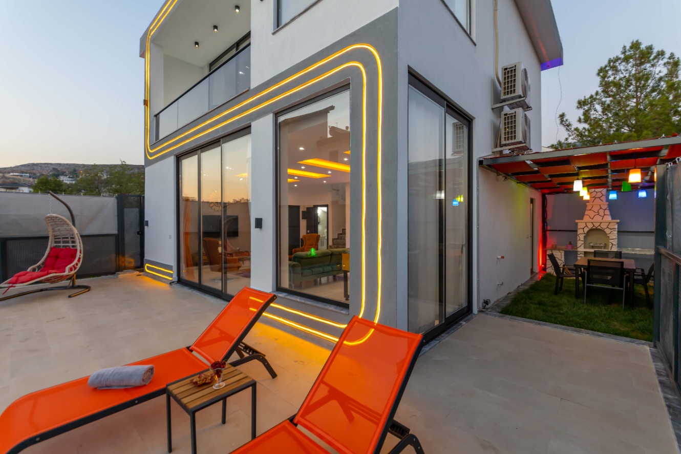 Villa Sister 3